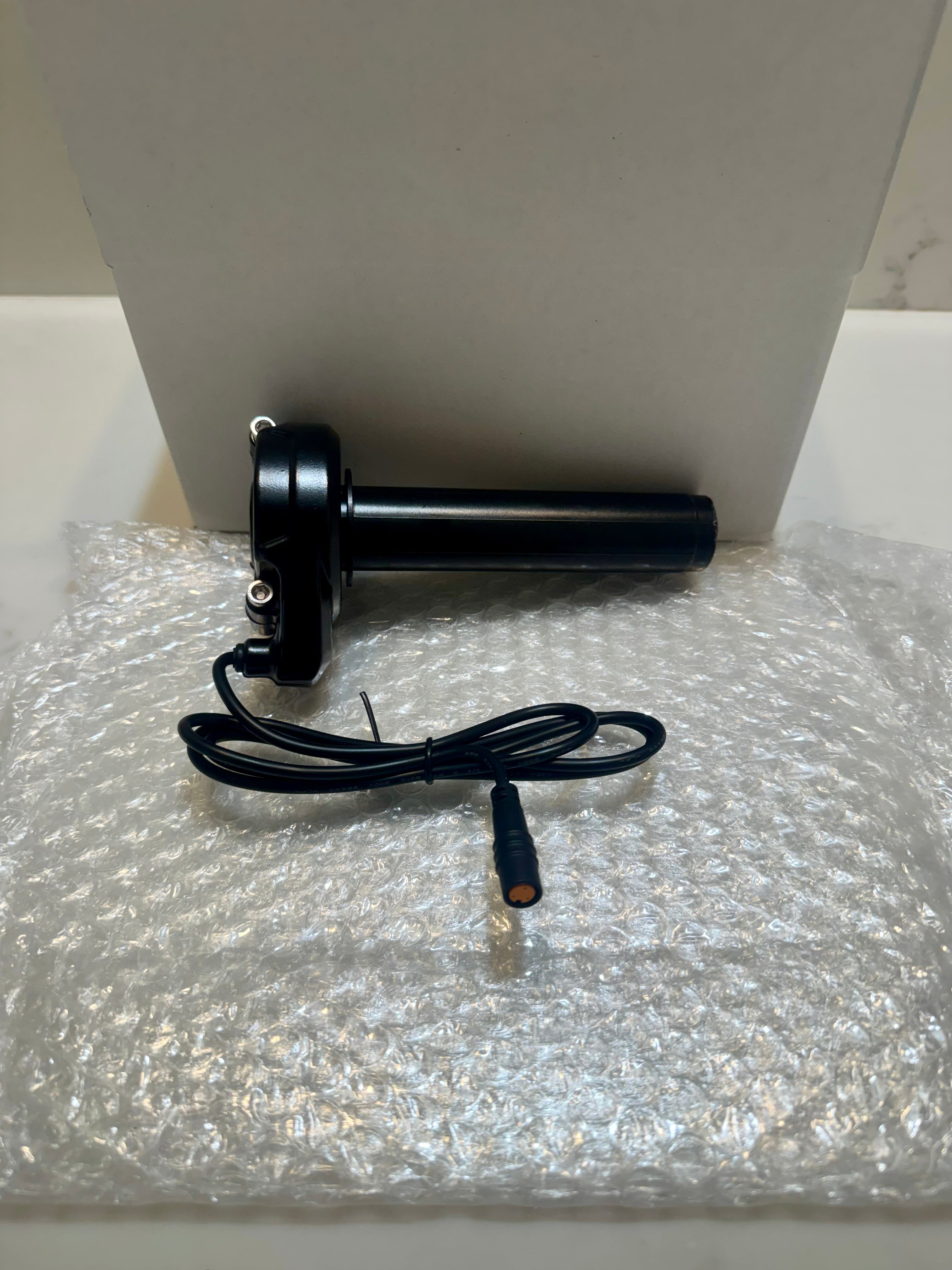 Plug and play Surron Throttles