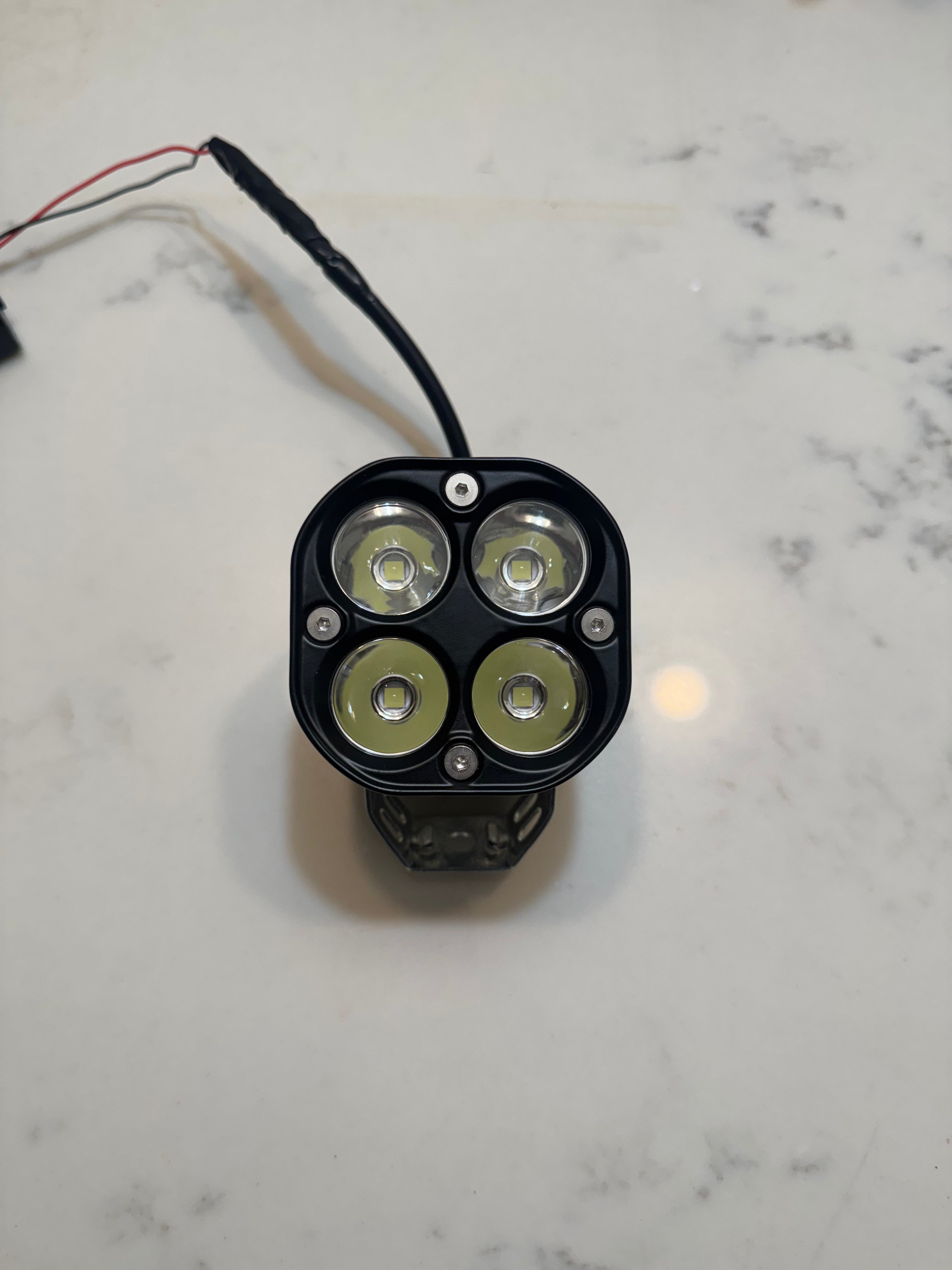 Battery powered squadron light(BATTERYS NOT INCLUDED)